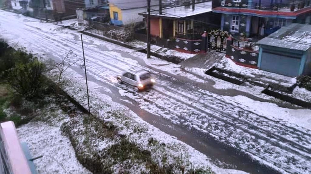 पोखरामा परेको असिना पानीले ११ करोडको क्षति