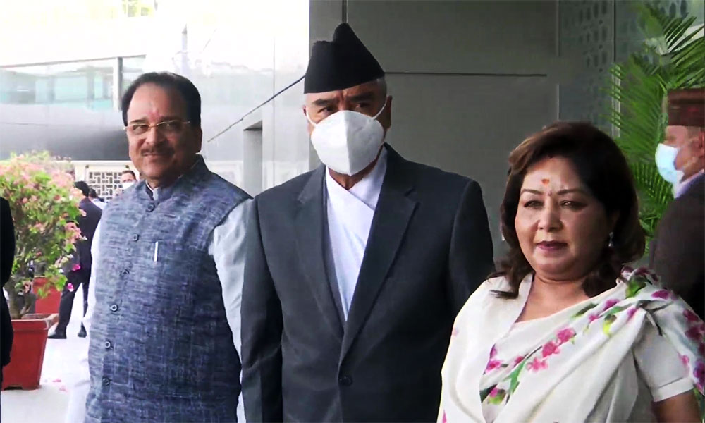 नयाँदिल्ली पुगे प्रधानमन्त्री देउवा