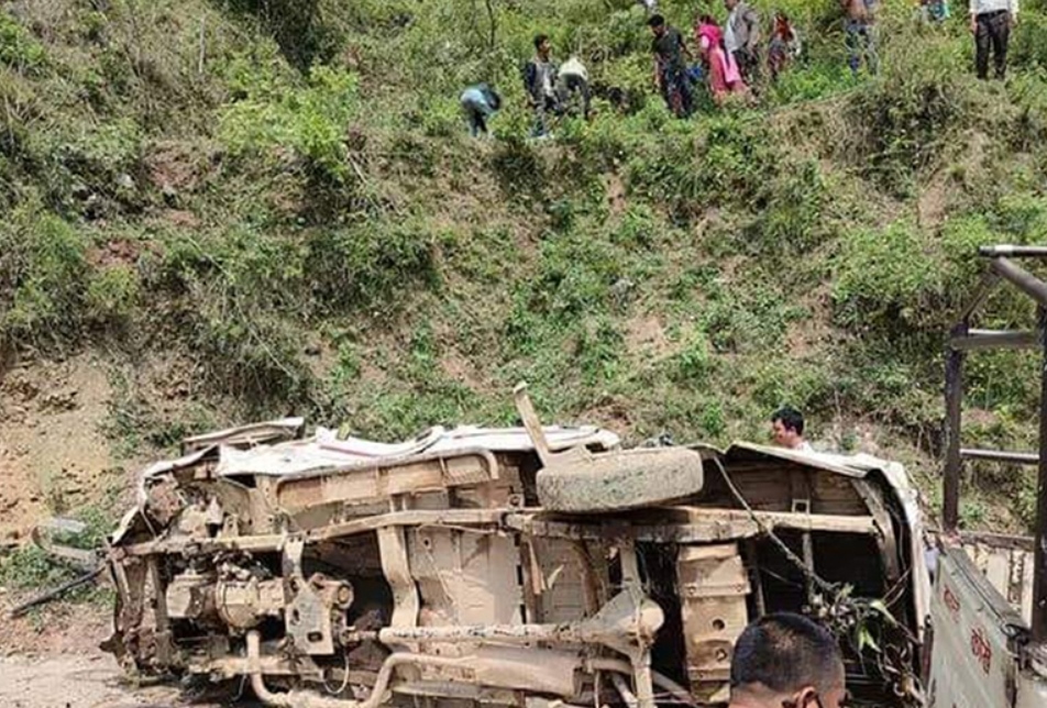 स्याङ्जाको वालिङमा मतदाता बोकेको जिप दुर्घटना हुँदा १४ जनाको मृत्यु