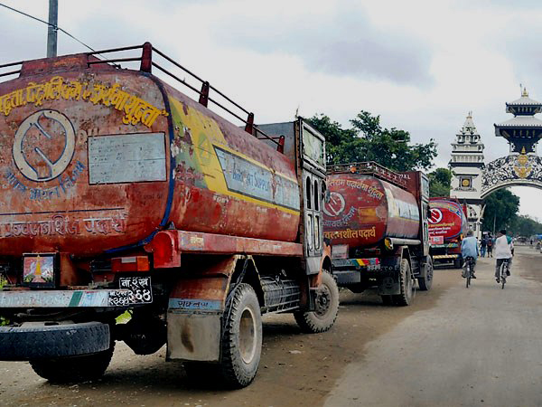कर घटाएर उपभोक्तालाई सहुलियतमा इन्धन दिने सरकारको निर्णय