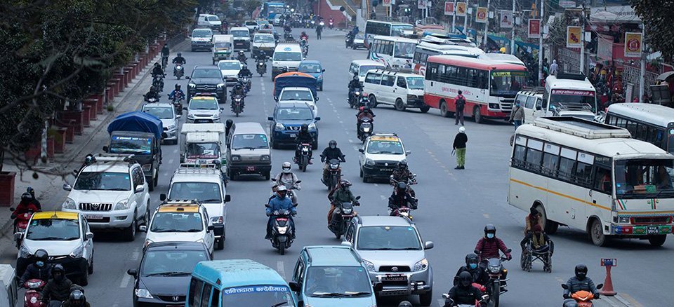 घट्यो सार्वजनिक सवारीको भाडा, नयाँ कहाँको कति ? (सूचीसहित)
