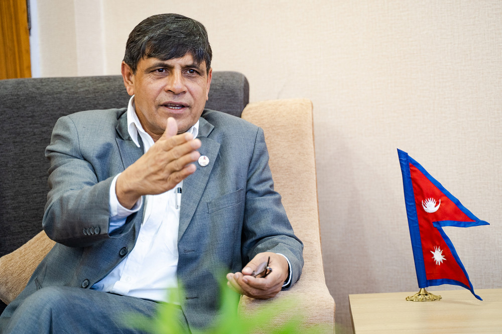 प्रचण्डलाई घनश्यामको जवाफ- तपाईँको बीउ उम्रिदैन, नेकपाको हाइब्रिड नै आवश्यक छ