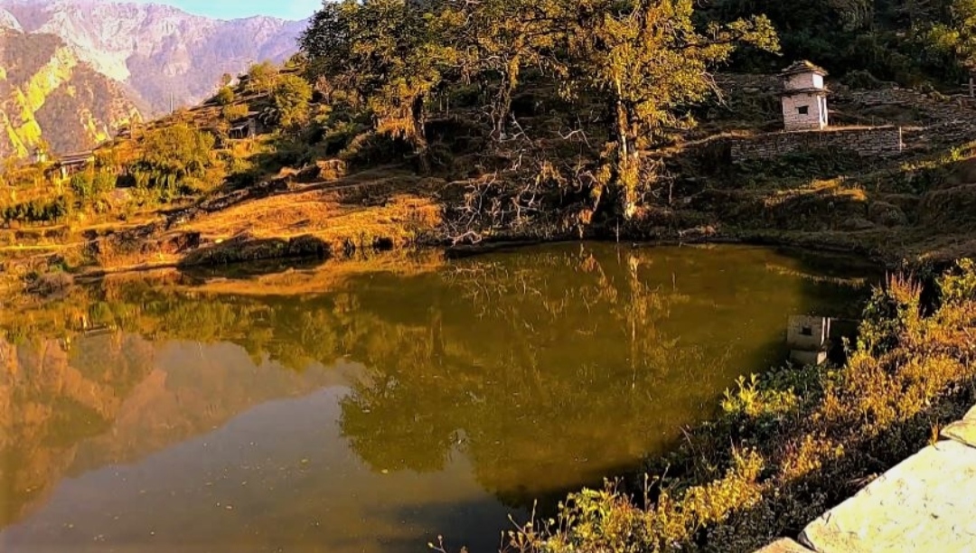 ओझेलमा ओखरबोट जङ्गलका तीन ताल