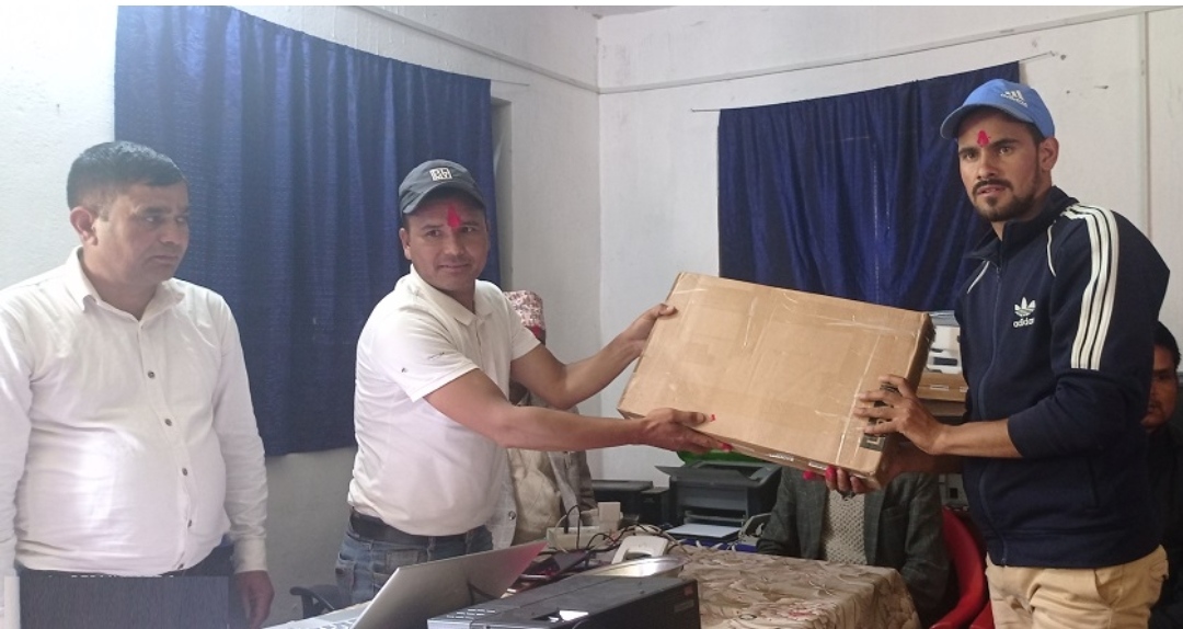 प्रविधि मैत्री सिकाइका लागि शिक्षकलाई ल्यापटप