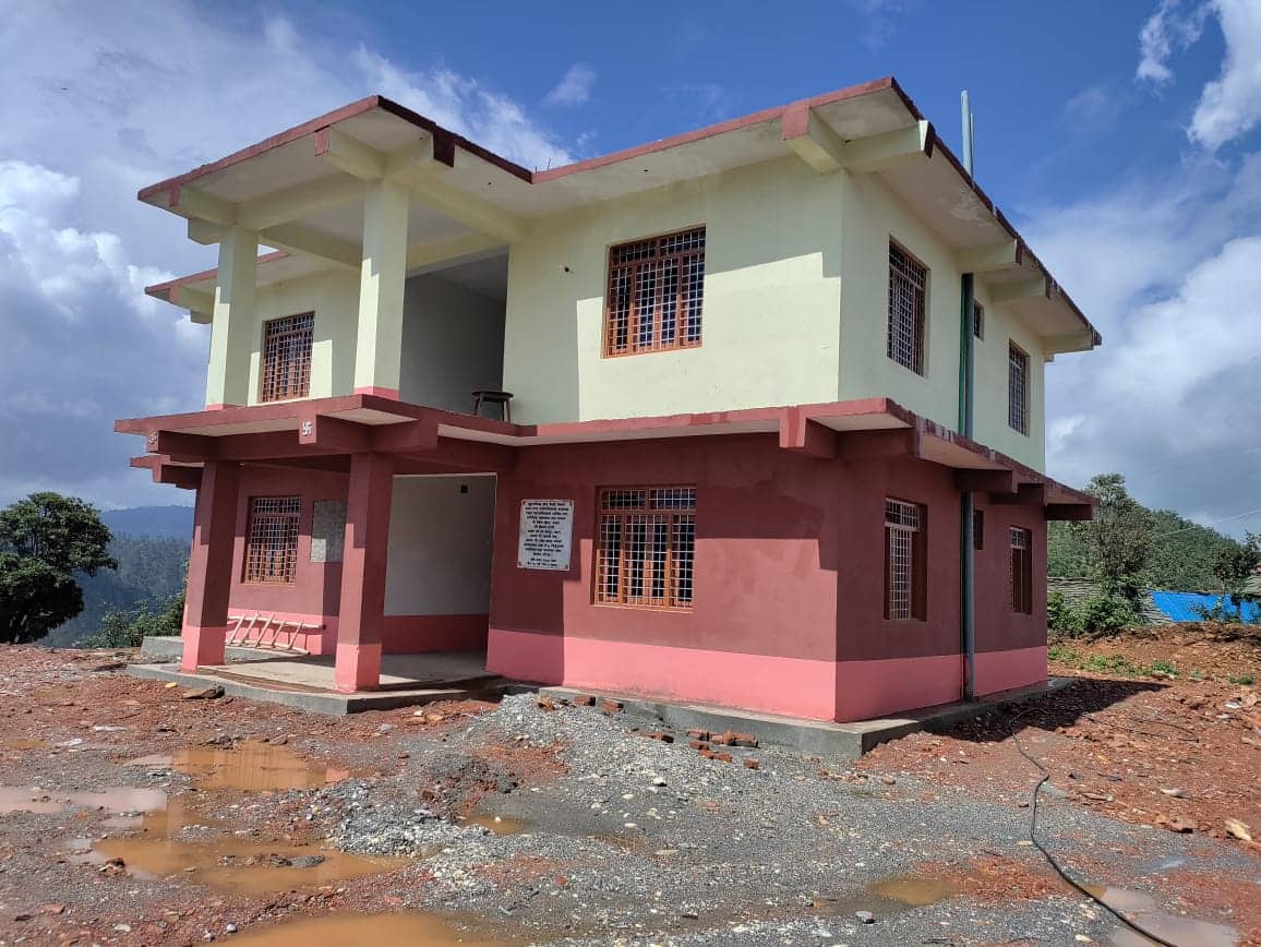 शिलालेखमा पुरानै वडाध्यक्षको नाम भएपछि अध्यक्षले कार्यालय भवन लिन मानेनन्
