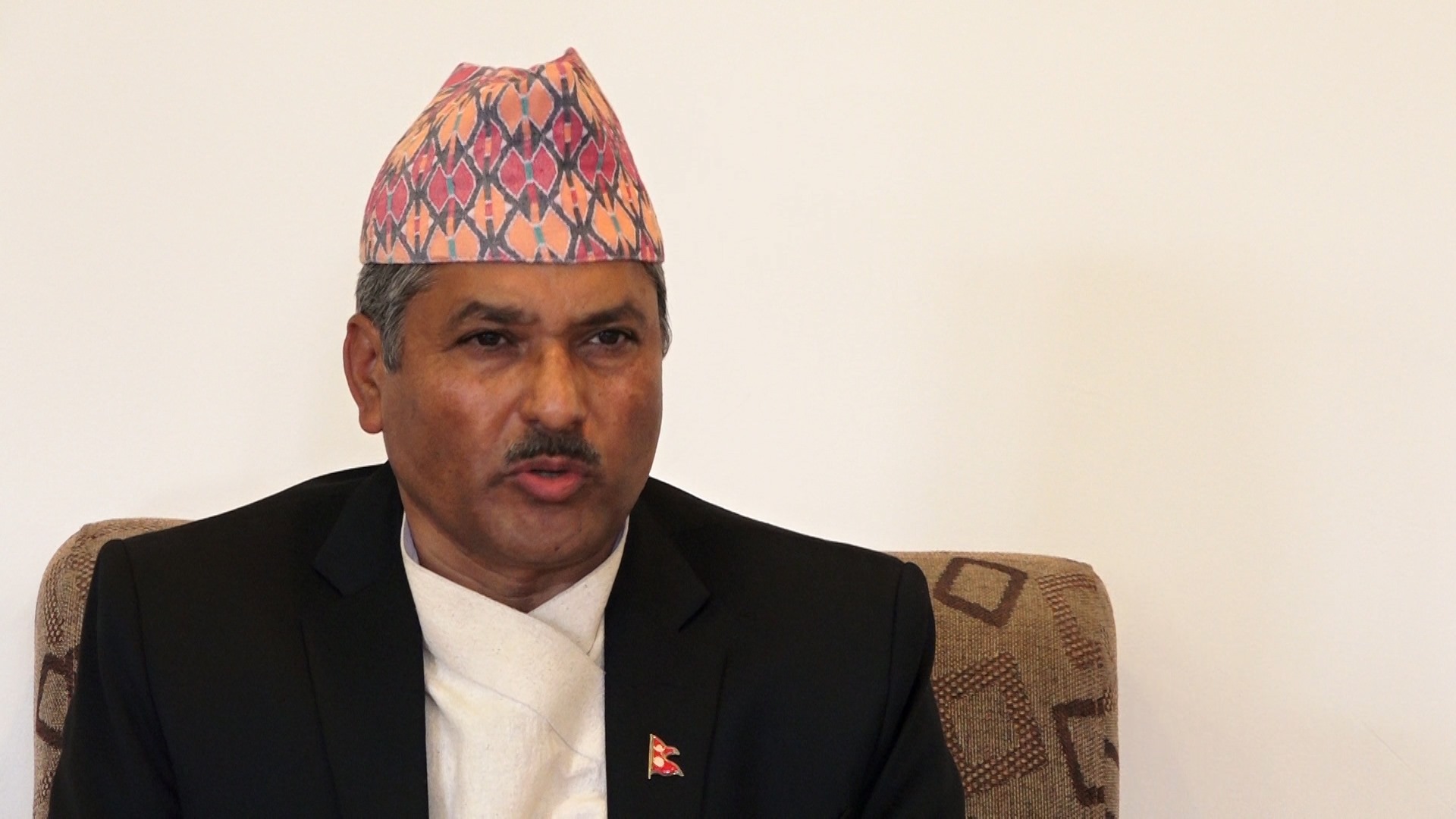 ‘अर्थतन्त्र श्रीलंकाको बाटोमा’ भन्ने गभर्नर अधिकारीले कस्तो ल्याउँदैछन् मौद्रिक नीति ?
