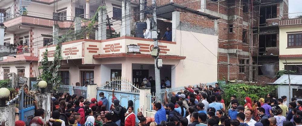 काभ्रेस्थली घटनाको अनुसन्धानका लागि शिक्षण अस्पताल महाराजगञ्जको फरेन्सिक टोली घटना स्थलमा