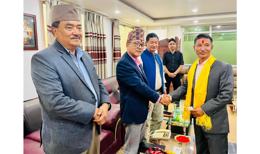 कांग्रेस डोल्पाका पूर्वसभापति बुढा राप्रपामा प्रवेश