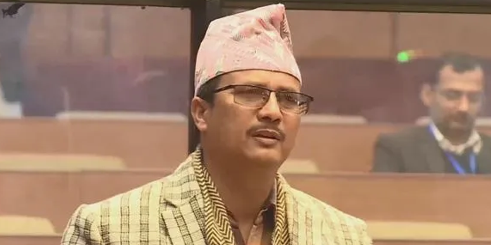 श्रमिकका गुनासा तत्काल सम्बोधन भइरहेका छन् : श्रममन्त्री कुँवर