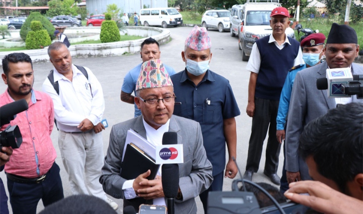 प्रमुख निर्वाचन आयुक्तको व्यङ्ग्य : भोलि पनि आजै भइरहने हो कि भन्ने भयो !