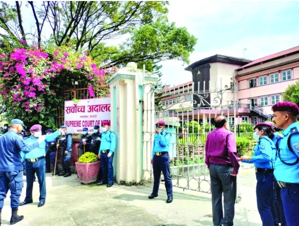 जबराको पक्षमा प्रदर्शनको सूचनापछि सर्वोच्चमा सुरक्षा व्यवस्था कडा