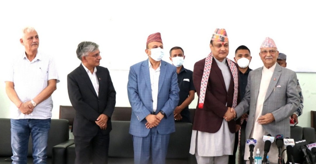 एमालेमा प्रवेश गरे पूर्वआइजीपी खनाल