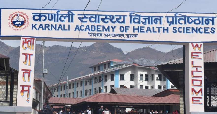 कर्णाली स्वास्थ्य विज्ञान प्रतिष्ठानका डाक्टरहरूद्वारा सामूहिक राजीनामा