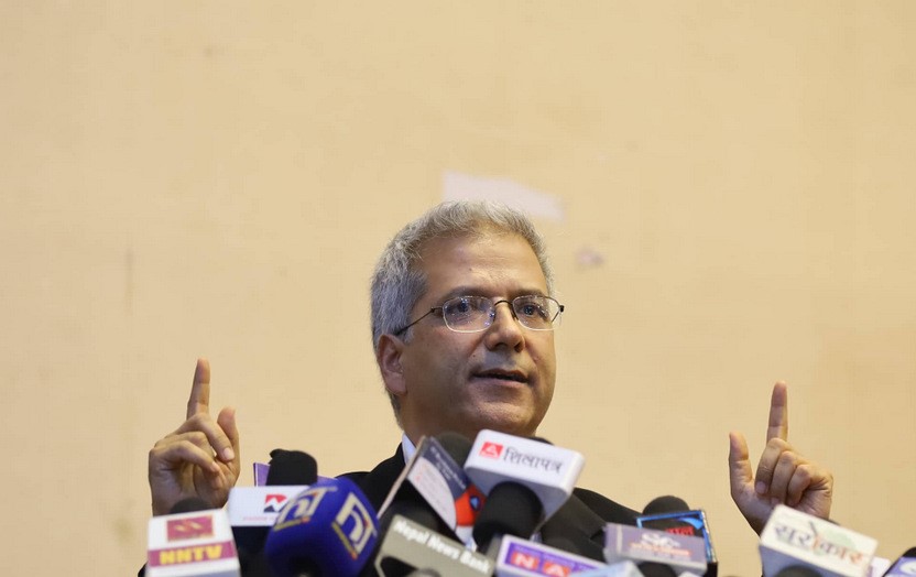 मलाई हलो बोक्न लाज छैन : मिश्र